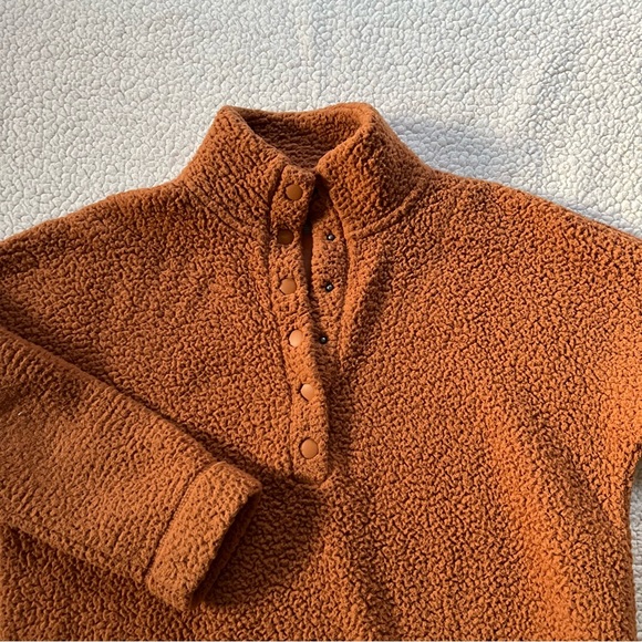 Aerie Teddy Bear Sherpa - Picture 4 of 10